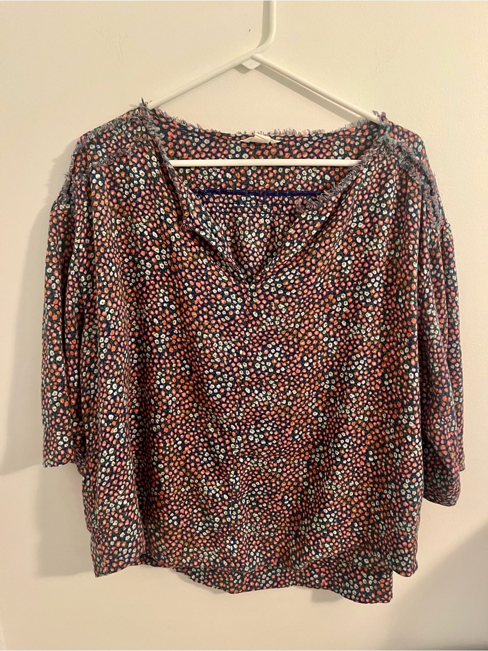 Caslon Multicolor Floral Dot V-Neck Blouse